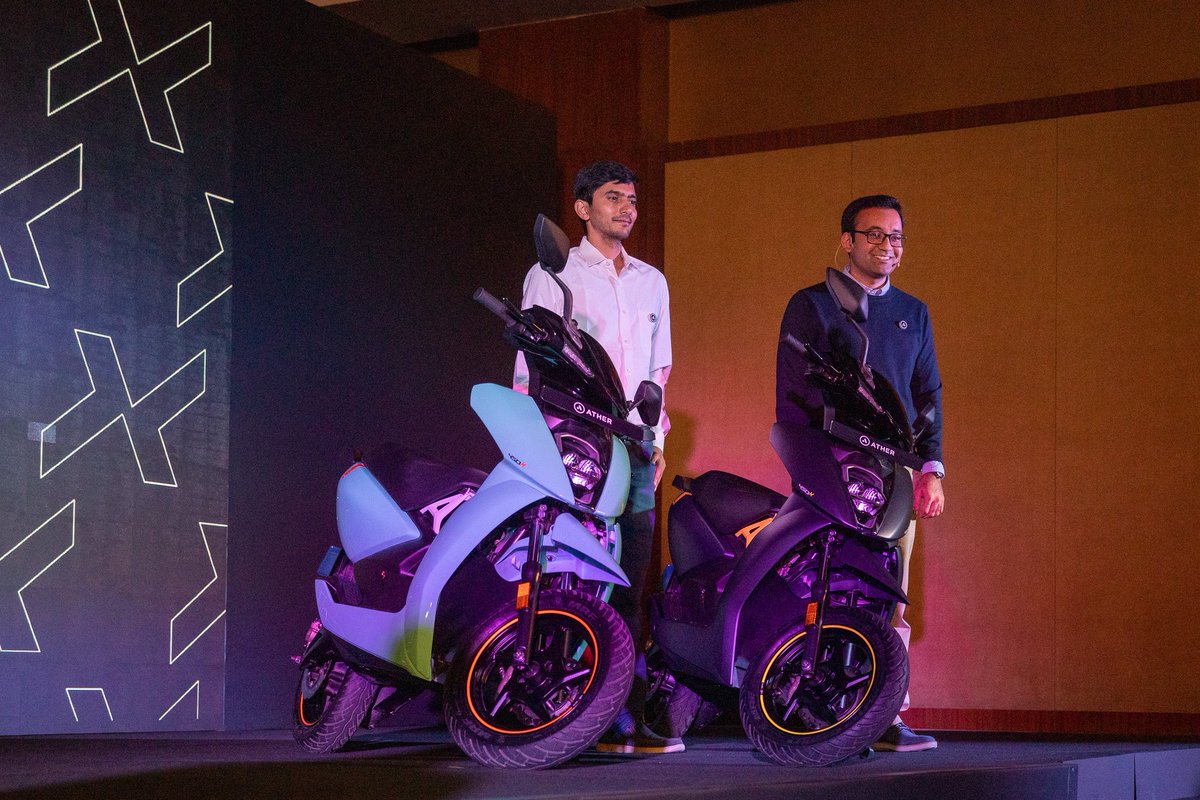 atherenergy's tweet photo. 🥳 IT’S MY BIRTHDAY 🥳
So here’s a little #FlashbackFriday to the day I was unveiled. https://t.co/ARjWYgirhG