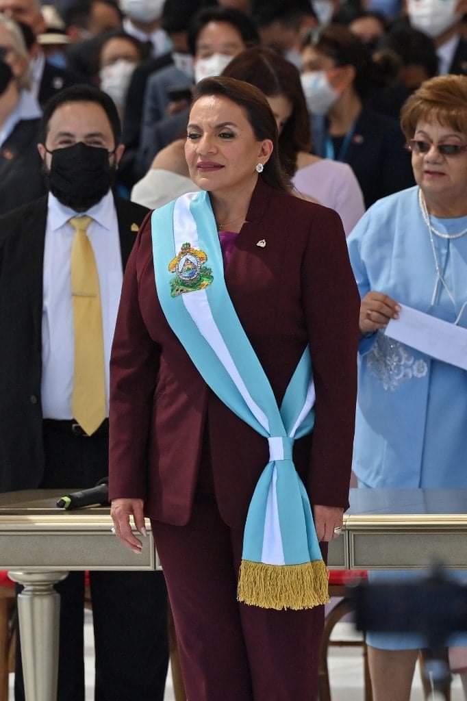 ArelyF95's tweet photo. La foto que tanto esperamos ver por 12 años.🥳♥️ https://t.co/3EObG8lSpj