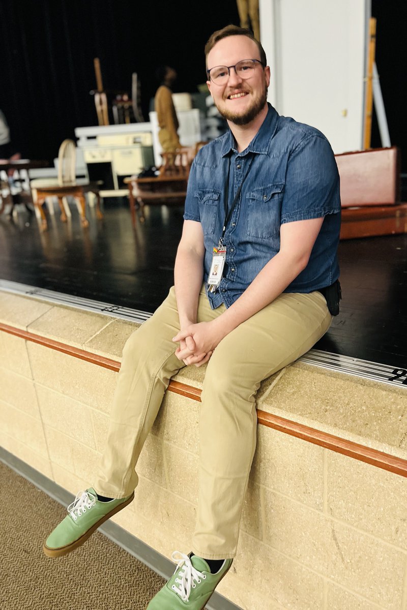 NFHS_TrueNorth's tweet photo. #EXCEL S/O to Mr. Webster- “He provides students with opportunities. He took his students to a theater convention, where they were given the chance to learn many new things and network with professionals and peers in theater.” 
#Empower #TheFalconWay

@forneyisd @IHeartCKH https://t.co/TGkMRAkM4E