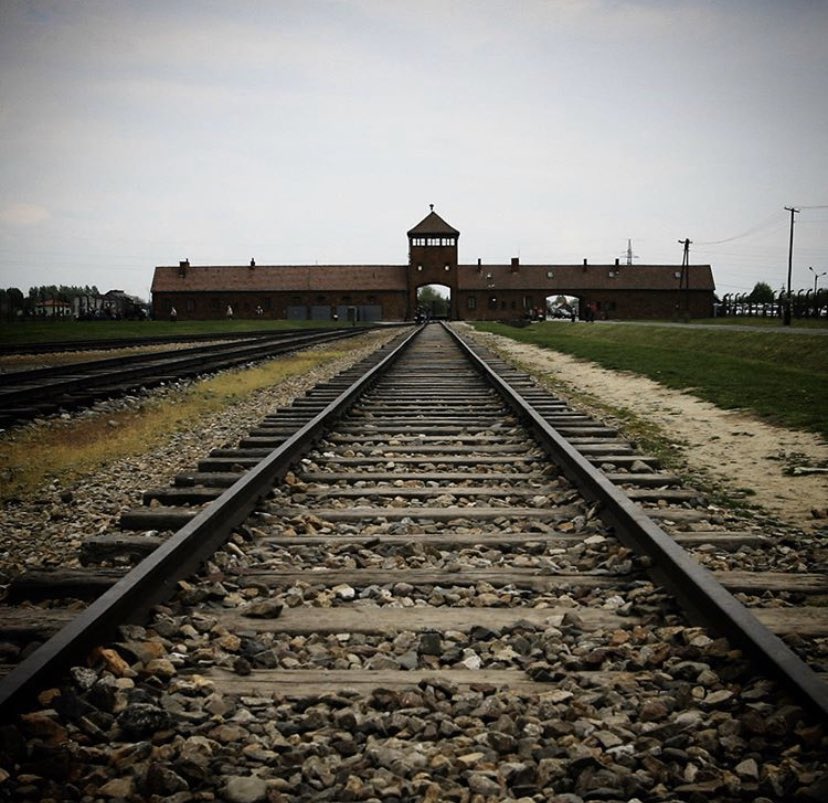 ARGeorge21's tweet photo. #HolocaustRemembranceDay #WeRemember https://t.co/ALCXuVn7Vo