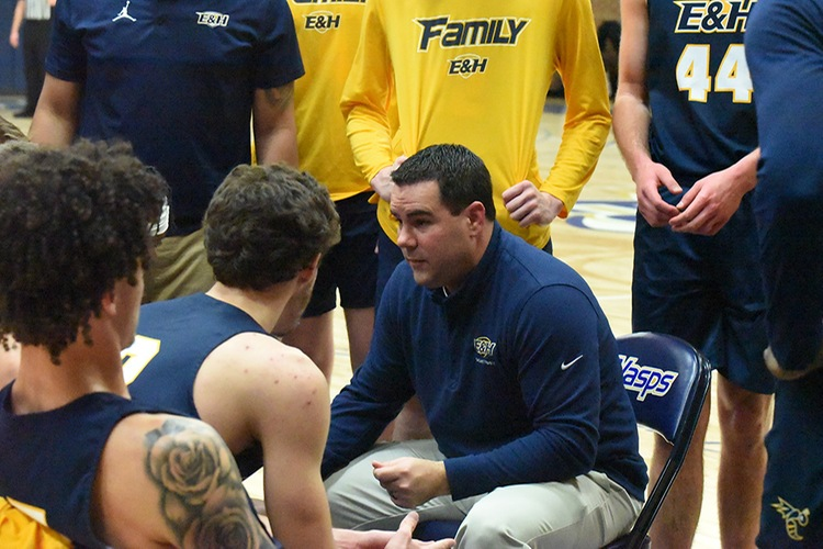 Time to shed some light on a few D2 Schools!! #PhenomHoops 

@EHCMBB - first year as D2 program
- 12-4 overall
- Avg 88.3ppg/ 4th in nation in reb. margin (10.2)/ 3rd in nation in OFF. RPG (15.9)

Cade Looney 14.3ppg/ 6.6rpg
Gabe Brown 13.5ppg/ 6.2rpg
Malcolm Morgan 12.4ppg