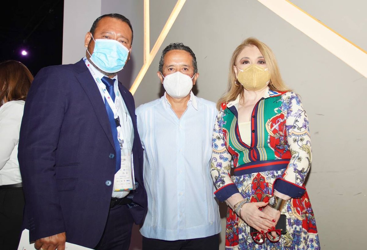 CarlosJoaquin's tweet photo. En #Cancún tuve el gusto de presidir la inauguración del #LatamSummit2022. La Macro Ronda de Negocios más importante del #CaribeMexicano, con empresarios y empresarias de +10 países, que se lleva a cabo con los protocolos y hábitos de salud. #JuntosSaldremosAdelante @CoparmexQRoo https://t.co/ku85womJZb