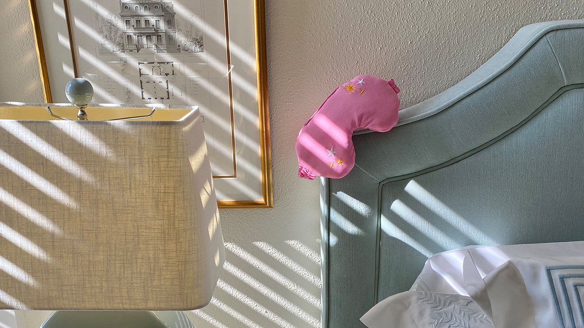 *new* pop of bubblegum sleep mask in time for Love Day💛💖🧡💗 41winks.com/products/starr…