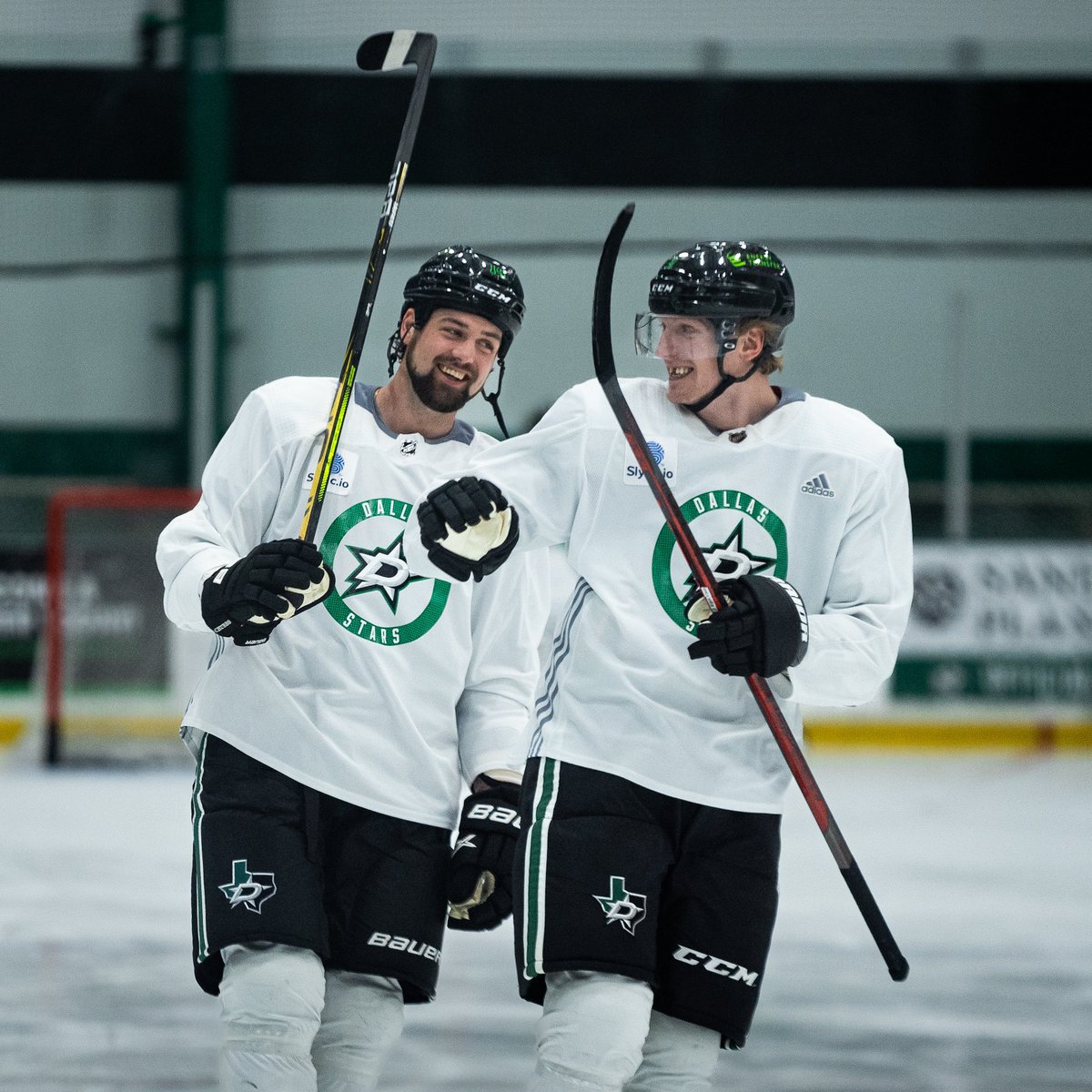 DallasStars's tweet photo. Happy to be home 😁 https://t.co/PoMb3urJCu