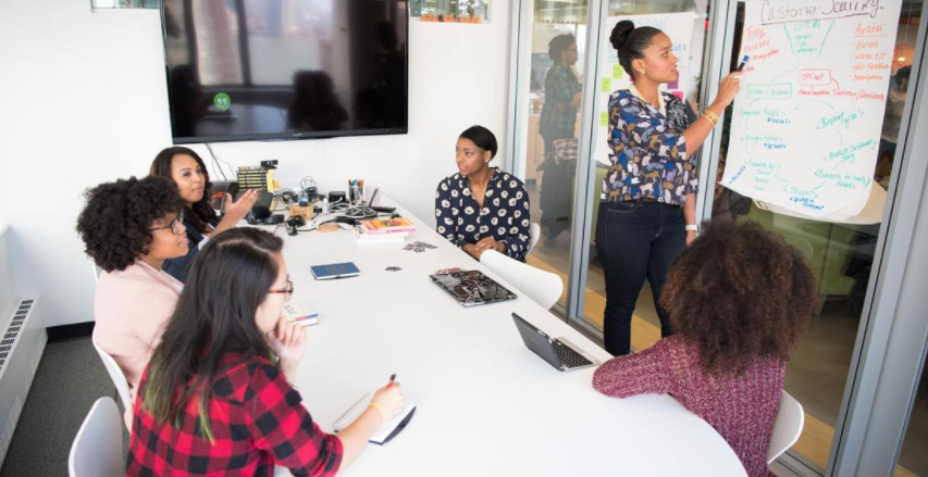 PwC_UK's tweet photo. Access to opportunities for young people will help diversify our sector. That is why we’re working with #AccessAccountancy to ensure the accountancy profession is open to all, based on merit not background. Find out more: https://t.co/zCYxd7ibjd #SocioEconomicBackground https://t.co/tRn1CcY3bl
