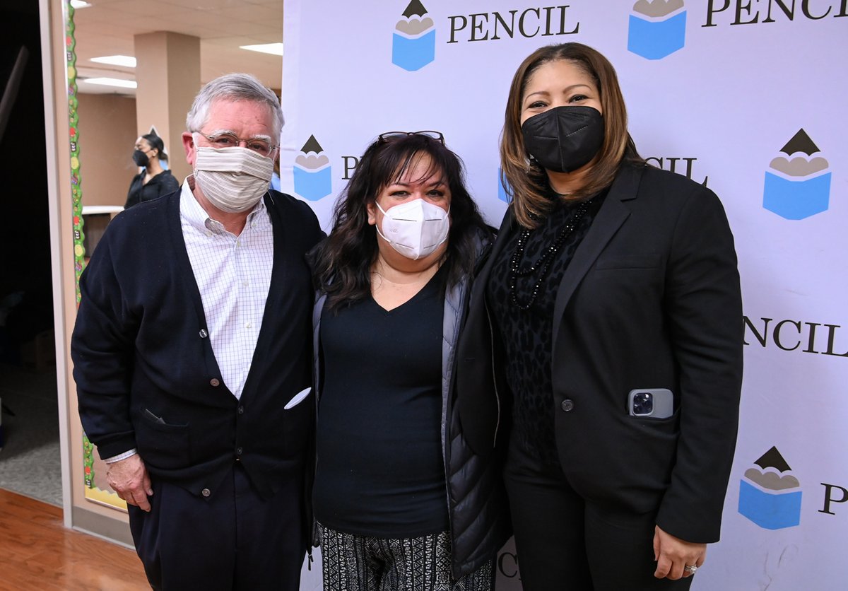 Metro Schools teachers have a new location in Antioch where they can get free teacher supplies, thanks to <a href="/DollarGeneral/">Dollar General</a> and <a href="/PENCIL4Schools/">PENCIL</a>.
We appreciate our partners in supporting the educational needs to teachers and students. ✏️