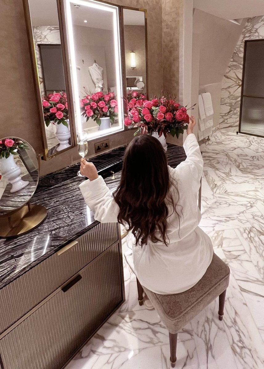 MO_LONDON's tweet photo. Can we be your Valentine? 💗💗
Let us spoil you with what you truly deserve. Visit https://t.co/fwIYG3wkRh for our FANtastic offers…all you need is love https://t.co/yQXtVCWdZ5