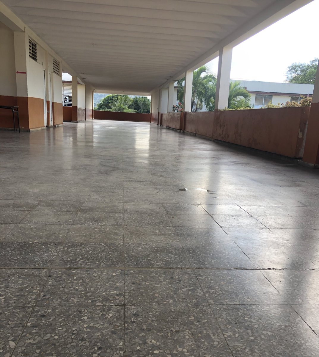 MChris_13's tweet photo. Y xq no te gusta la escuela ? https://t.co/7UTuUeBILa