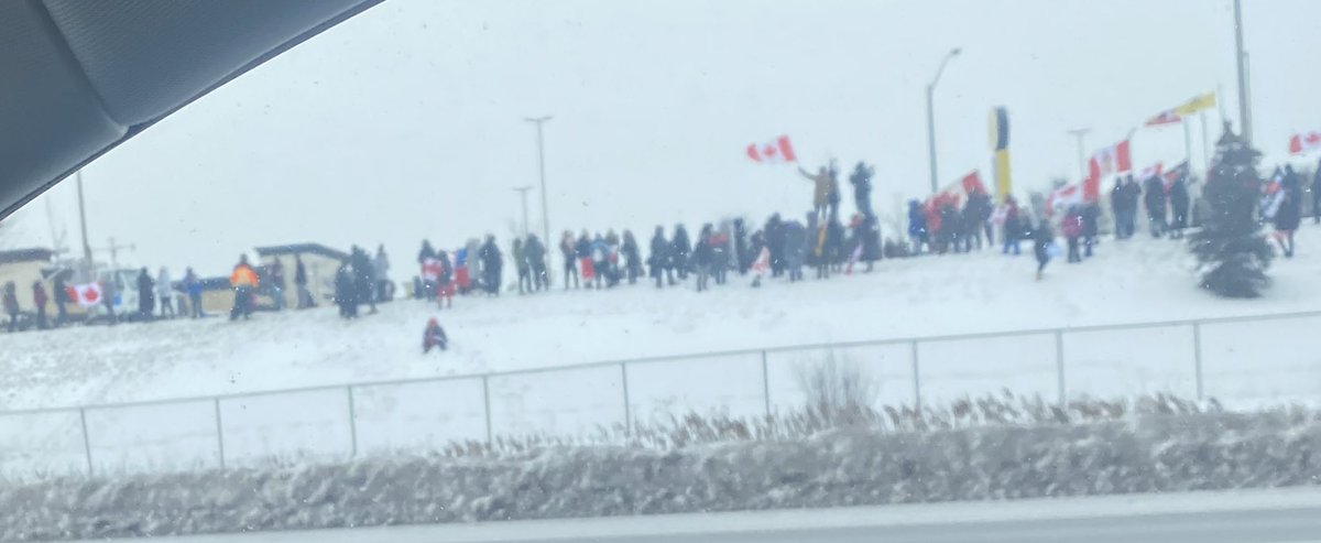 TheOakLeafs's tweet photo. Freedom Fighters spotted at 400 &amp; Rutherford. Waving flags. Like what they’re doing is somehow patriotic. Our forefathers fought and died so that these Caillous can hold piss-baby rallies for living in a country with access to free vaccines. Entitled fucks, every last one of’em. https://t.co/GyzRjr7JXJ