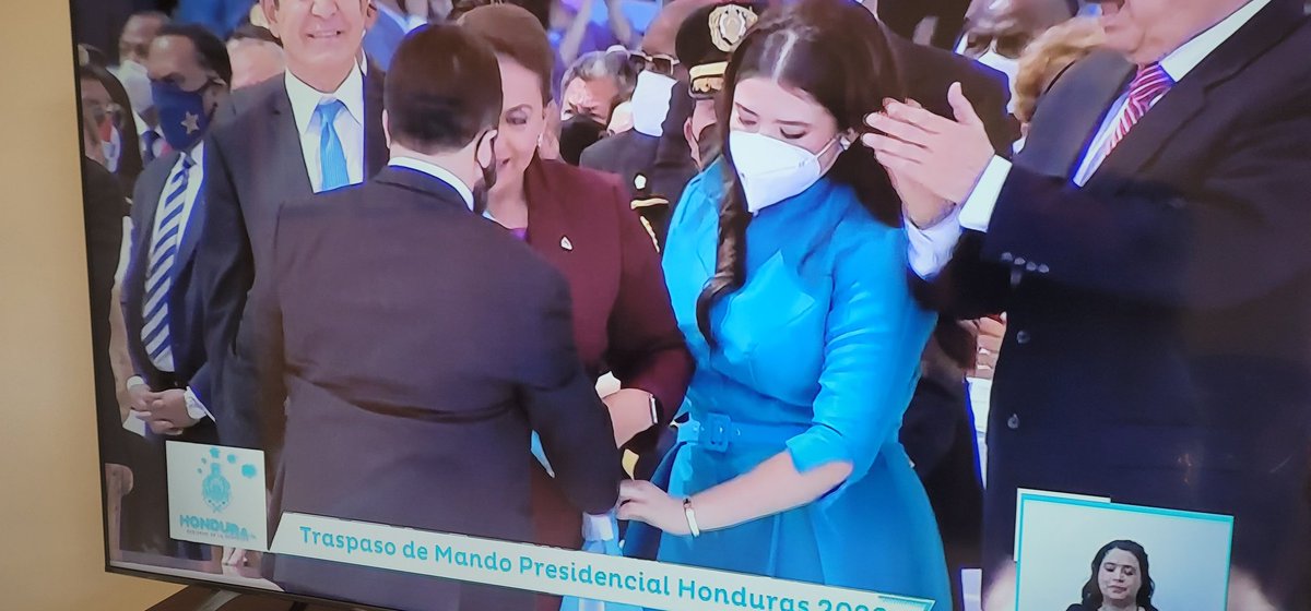 Dennisco52's tweet photo. Que viva la Republica de Honduras!! https://t.co/ZVxsiEhrDI