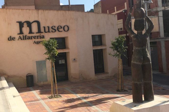 BotijoLover's tweet photo. Adjudicada la climatización y la instalación de placas solares para fotovoltáica en el Museo de Alfarería de Agost por un montante de 81.000 €. Mejoras en unas instalaciones  que sin duda alguna dson el buque insignia de nuestro patrimonio alfarero. #AgostPobleCanterer https://t.co/hcjDzJb38h