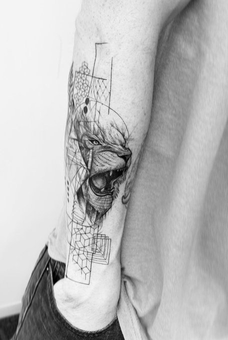 New forearm upgrade acquired. 🦁 https://t.co/hLb6sN7BBu<a href="/tag/wowp"class="tags"><span>#wowp</span></a>