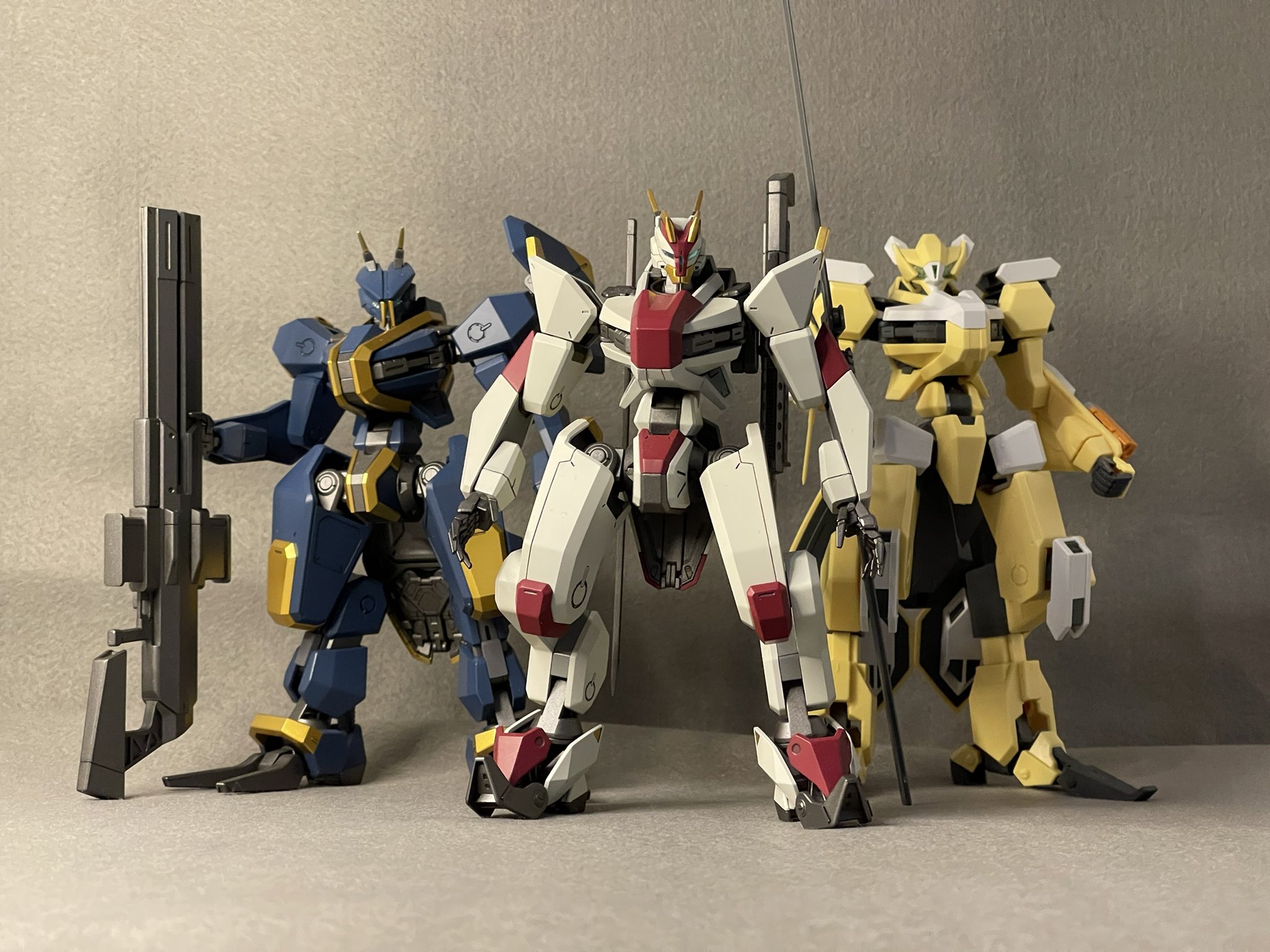 Vj Joker ダイソーのデスクパーテーション 300円 が撮影ブースに使えるんではと試しに購入 背景用にフェルト グレー X2も 結果は使える 4枚目でだいたいの大きさ分かると思います 横60 高さ45 奥行30 Cm です 畳んで仕舞う事も出来ます お