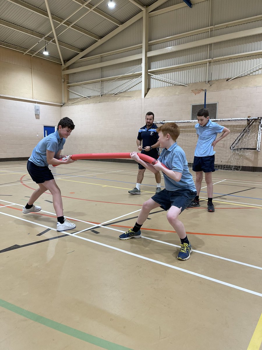 Year 8 boys had great fun developing their whole body strength today. Focusing particularly on upper body pulling in this activity 💪🏼 lots of competition! We also worked on jumping, landing and rebounding as well as accelerating and decelerating