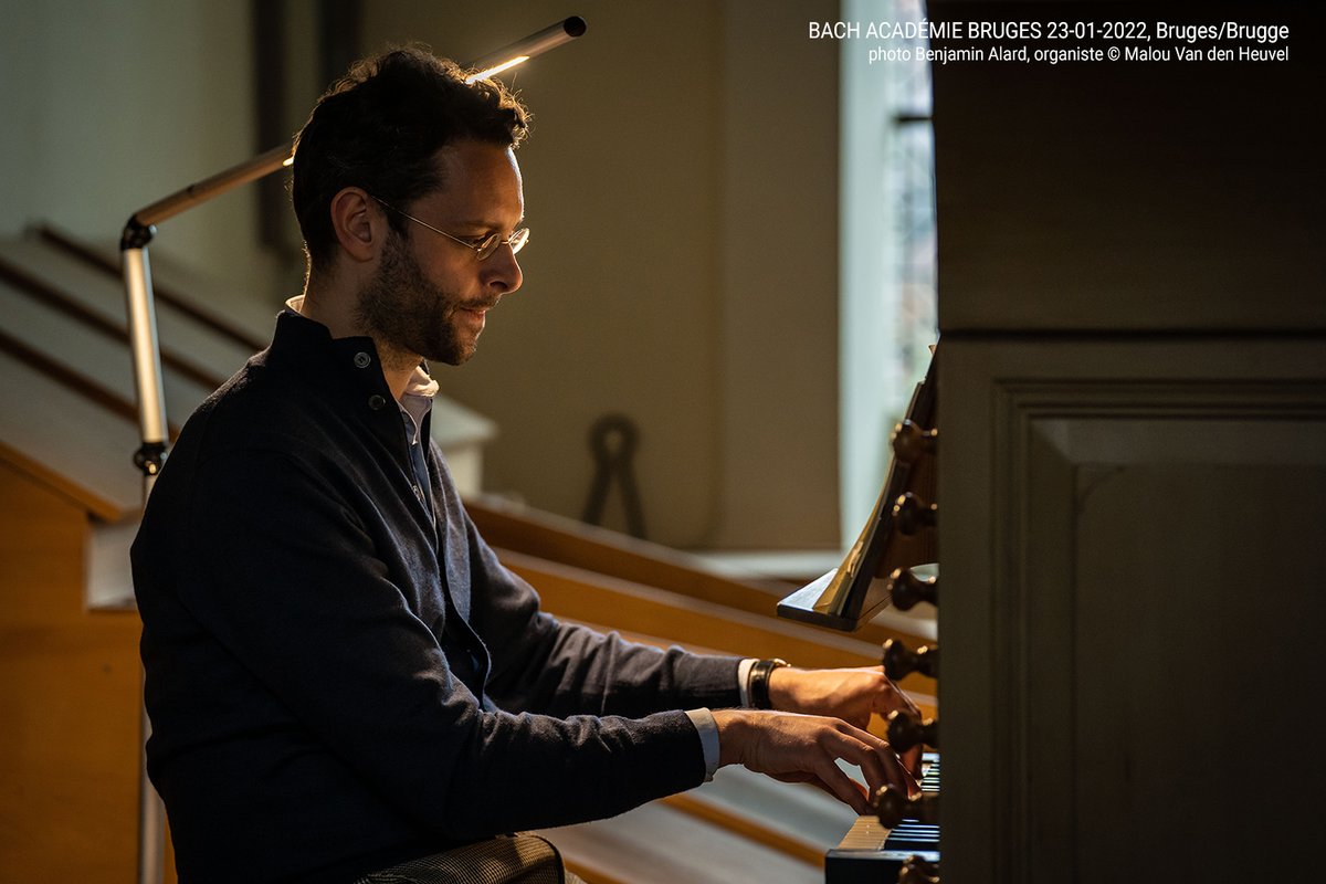 BenjaminAlard's tweet photo. BACH ACADÉMIE BRUGES 2022 🇧🇪 Photos du concert du 23 janvier à Onze-Lieve-Vrouw-van-Blindekenskapel. Merci à Gerlinde Sämann et Albert Edelman @Concertgebouwbr pour ce beau moment partagé, ainsi qu'à Malou Van den Heuvel pour ce superbe reportage ! #photography #Brugge #Bruges https://t.co/QyhEljCoXy
