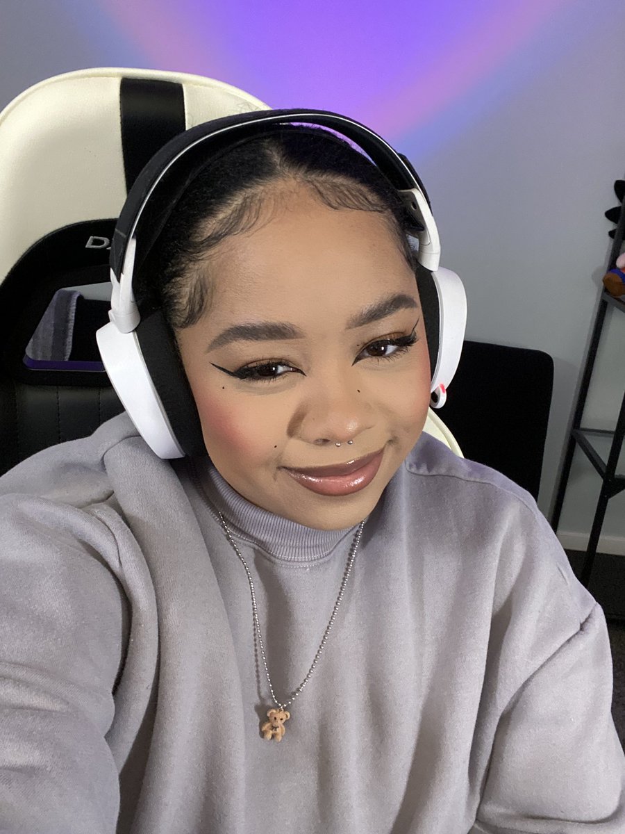 LEMYNAID's tweet image. Hi hi — stream is up!

Watch some creepy pasta/horror vids &amp;amp; maybe starting a new game :)

twitch.tv/LEMYNAID