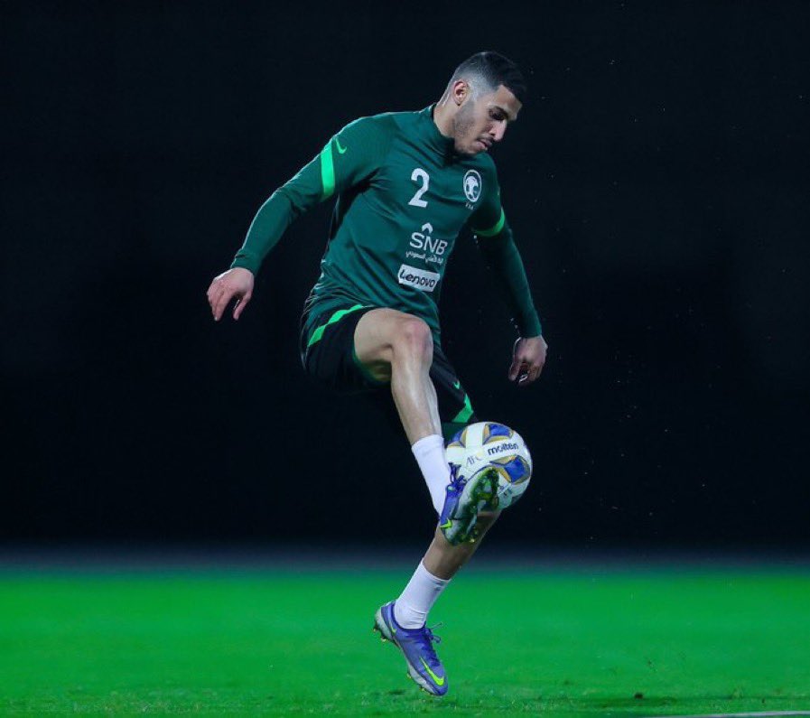 مبروووك فوز منتخبنا 💚😭💚

اللي يتفق أن سلطان الغنام أفضل لاعب سعودي ( رتويت ) 💚💚

 #السعوديه_عمان