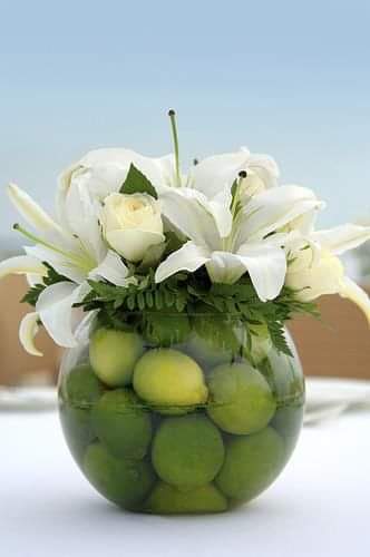 HM_TuEvento's tweet photo. 🎈
     Los #arreglosflorales y  
       #centrosdemesa, más 
   costosos de la #temporada. 
                     #HM https://t.co/nTMyxj3Exz