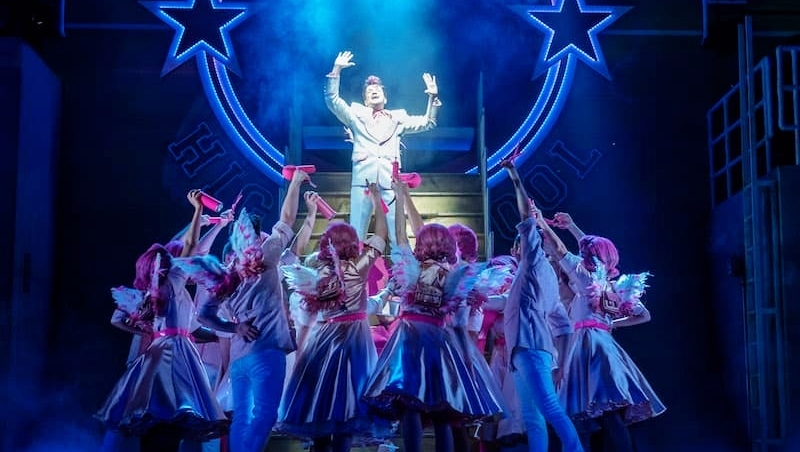 Tickets4Tonight's tweet photo. Beauty school droupout! 👼 It's about time you knew the score...
Grease is coming back to the West End in May of 2022! But be warned, Danny and Sandy will stay for 26 weeks only, so get your tickets now: https://t.co/Jwu5fxZ2Re
#grease https://t.co/SGidvH2JwP