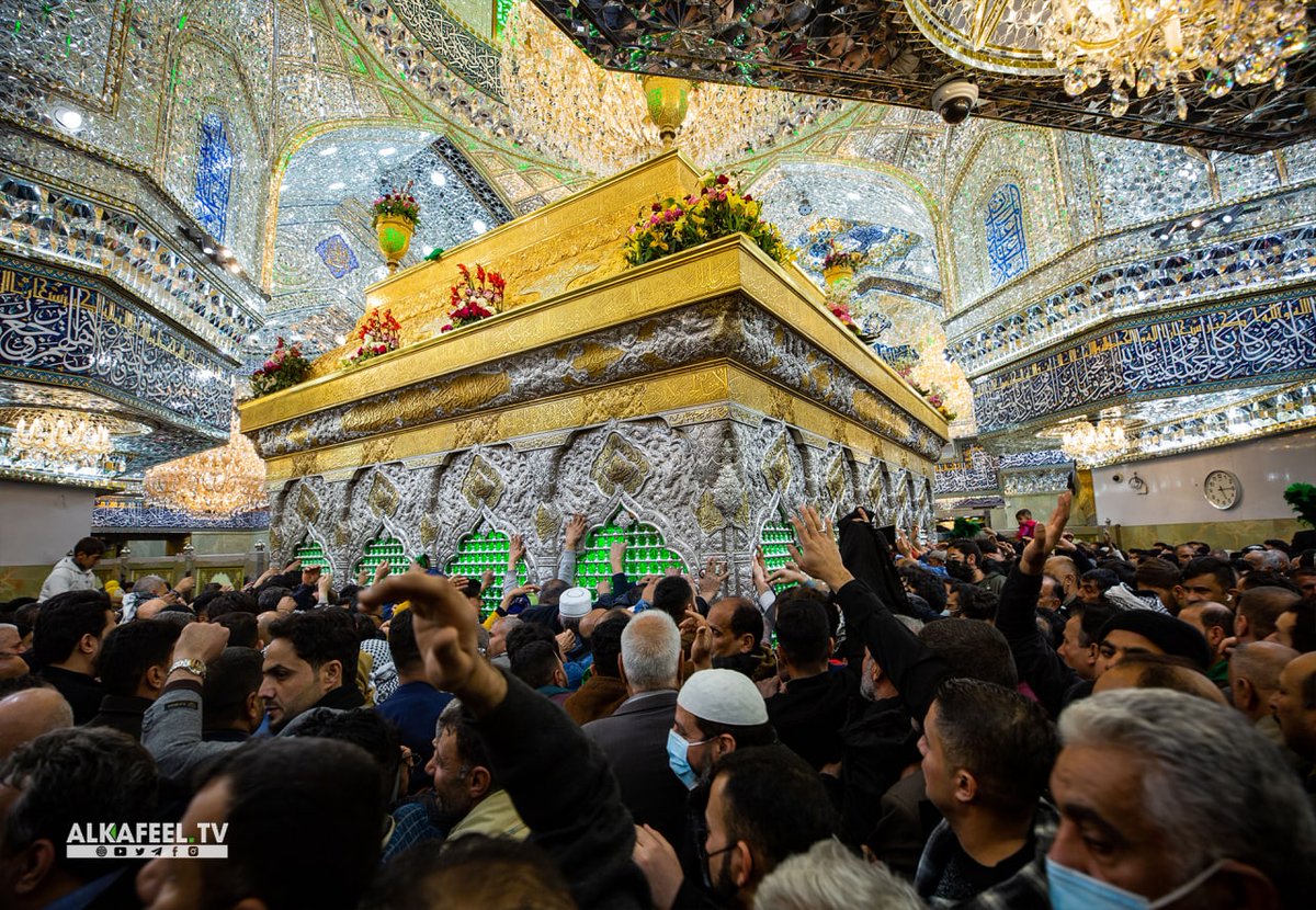 AlkafeelAbbas's tweet photo. نفحاتُ الرحمة تحفُّ بالزائرين ليلة الجمعة المباركة من عتبات كربلاء المقدّسة.. https://t.co/y2JoEap64M