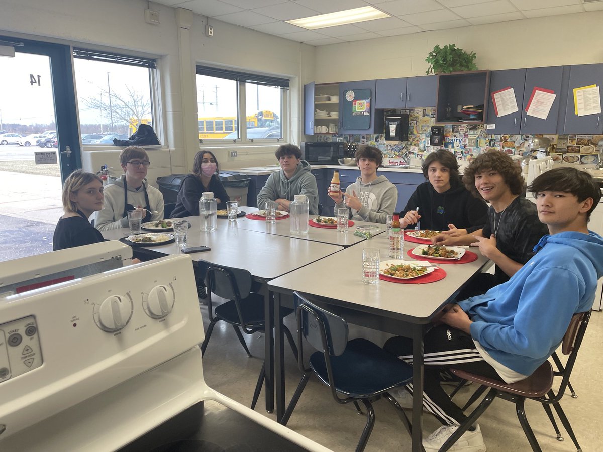 TWO MORE TEAMS ENJOYING AN AFTERNOON SNACK OF STIR FRY !!