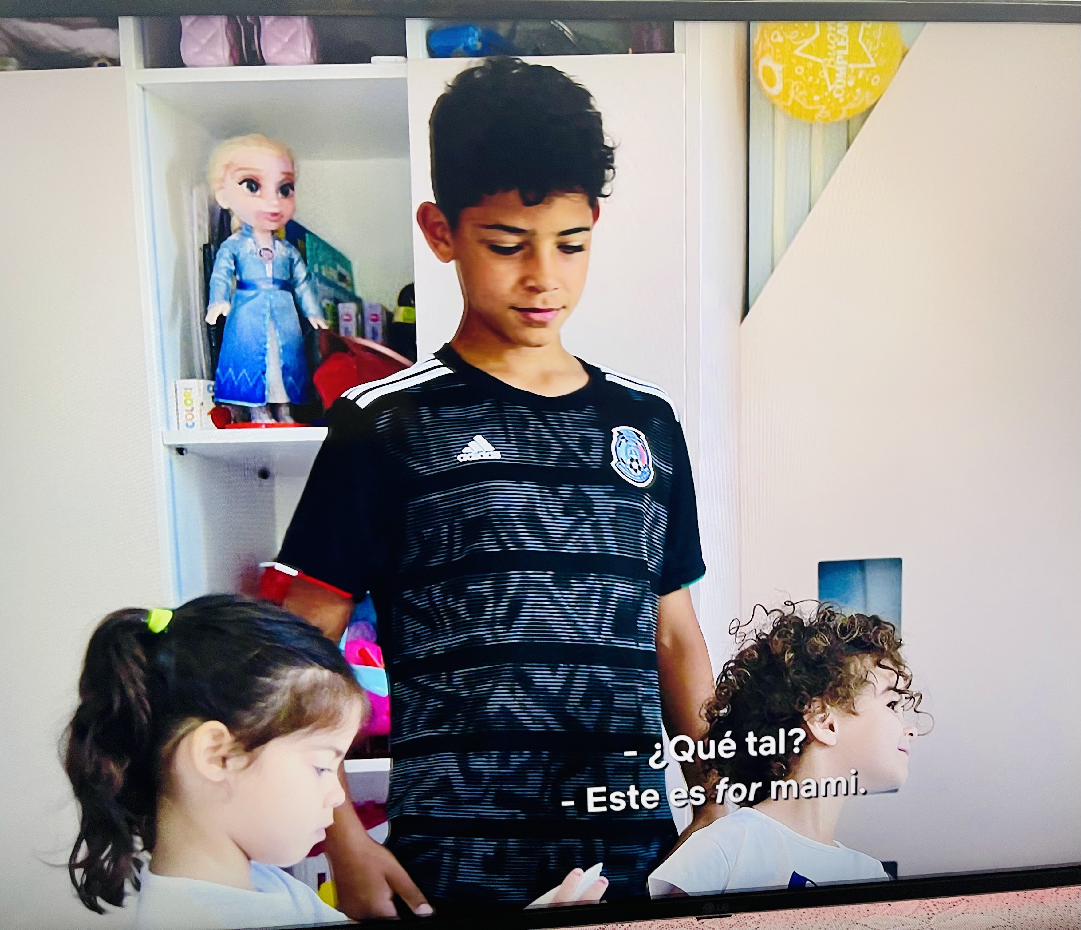 Cristiano Jr. luce camiseta de México en serie de Georgina