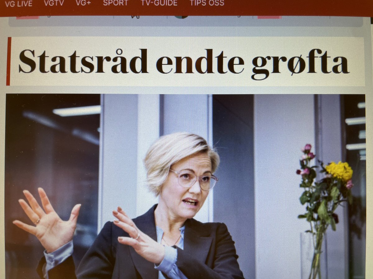 larshberge's tweet photo. Kan noen gi denne desken en «i»? Hva betyr det å ende grøfta? https://t.co/PmfEyh95CI