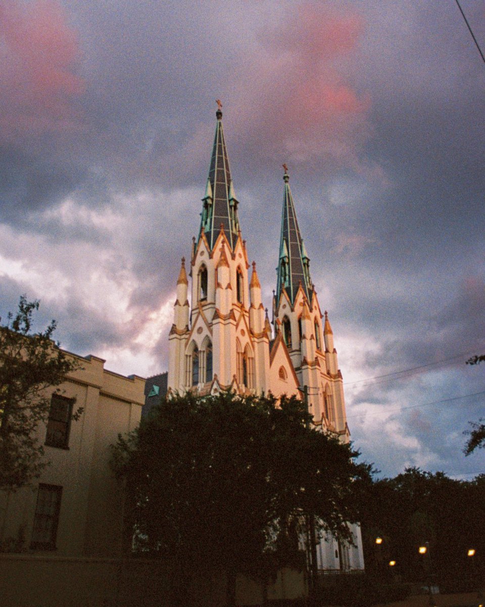 swaysview's tweet photo. Some colorful looks of Cathedral of St. John the Baptist in Savannah, GA #swaysview https://t.co/5dkMyEPnfq