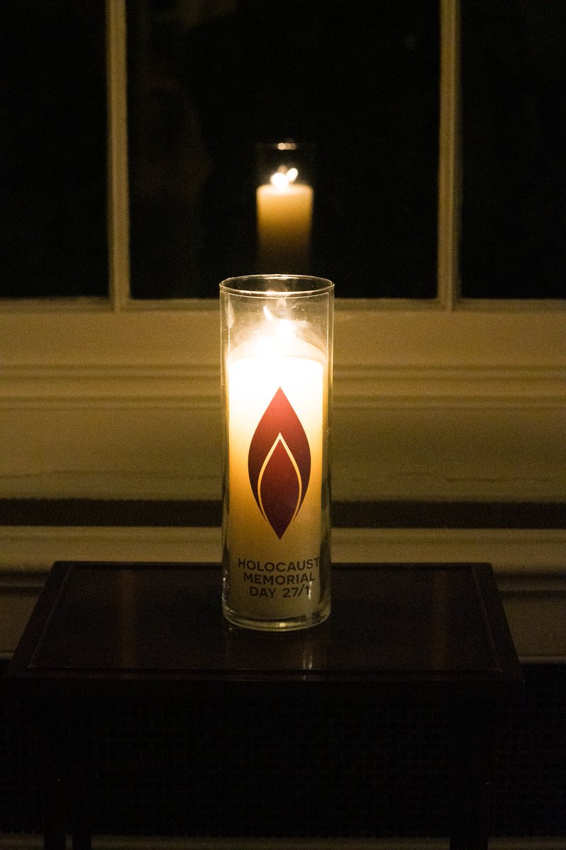 KensingtonRoyal's tweet image. Today on #HolocaustMemorialDay, we light this candle to remember all the lives lost during the Holocaust, alongside the millions of other people who have endured genocide since, and honour the survivors and all those whose lives were changed beyond recognition.

#LightTheDarkness