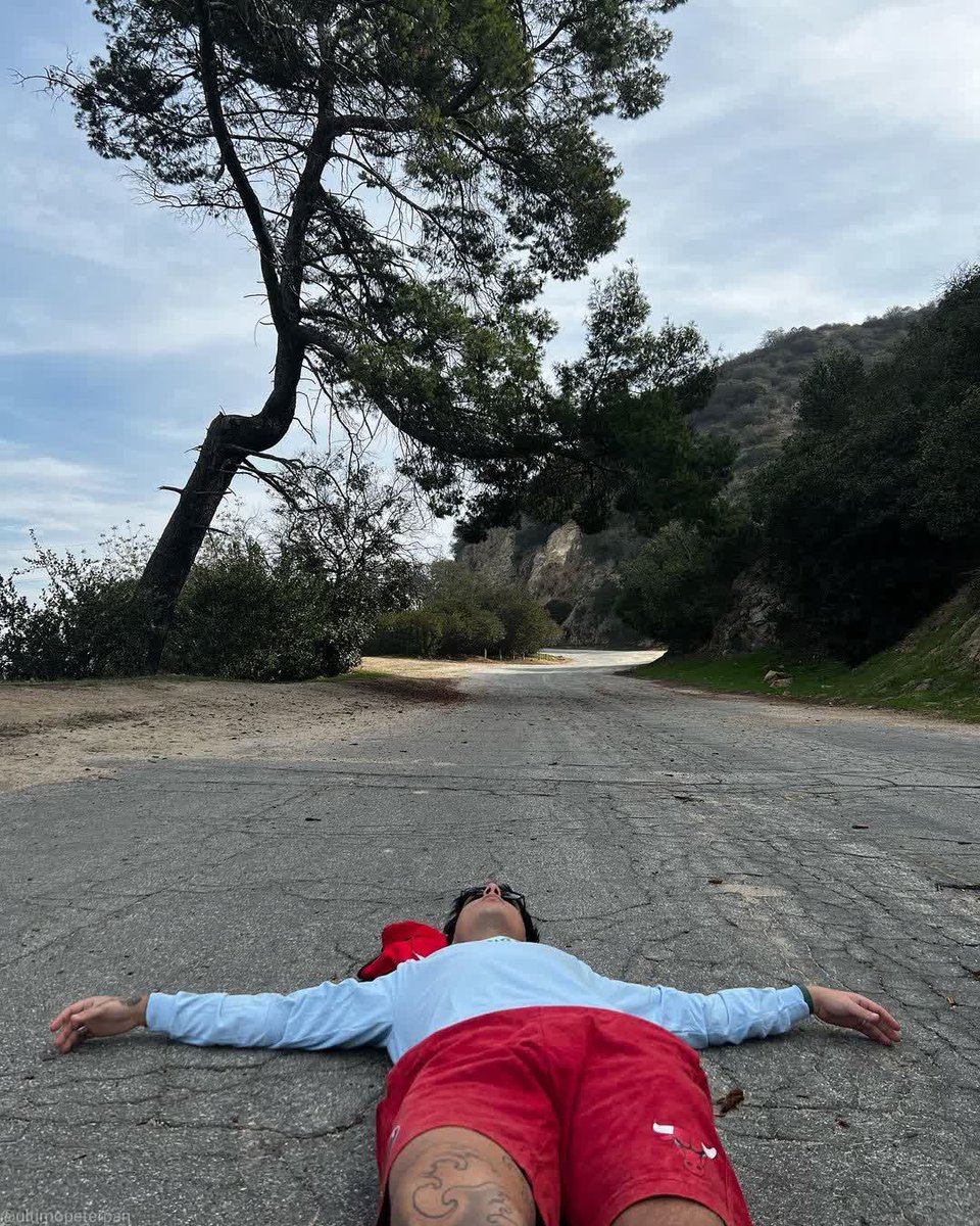 conuncriterio's tweet photo. Dopo la storia di Valerio mi avete ufficialmente persa #Ultimo26 https://t.co/9vl48K4FSi