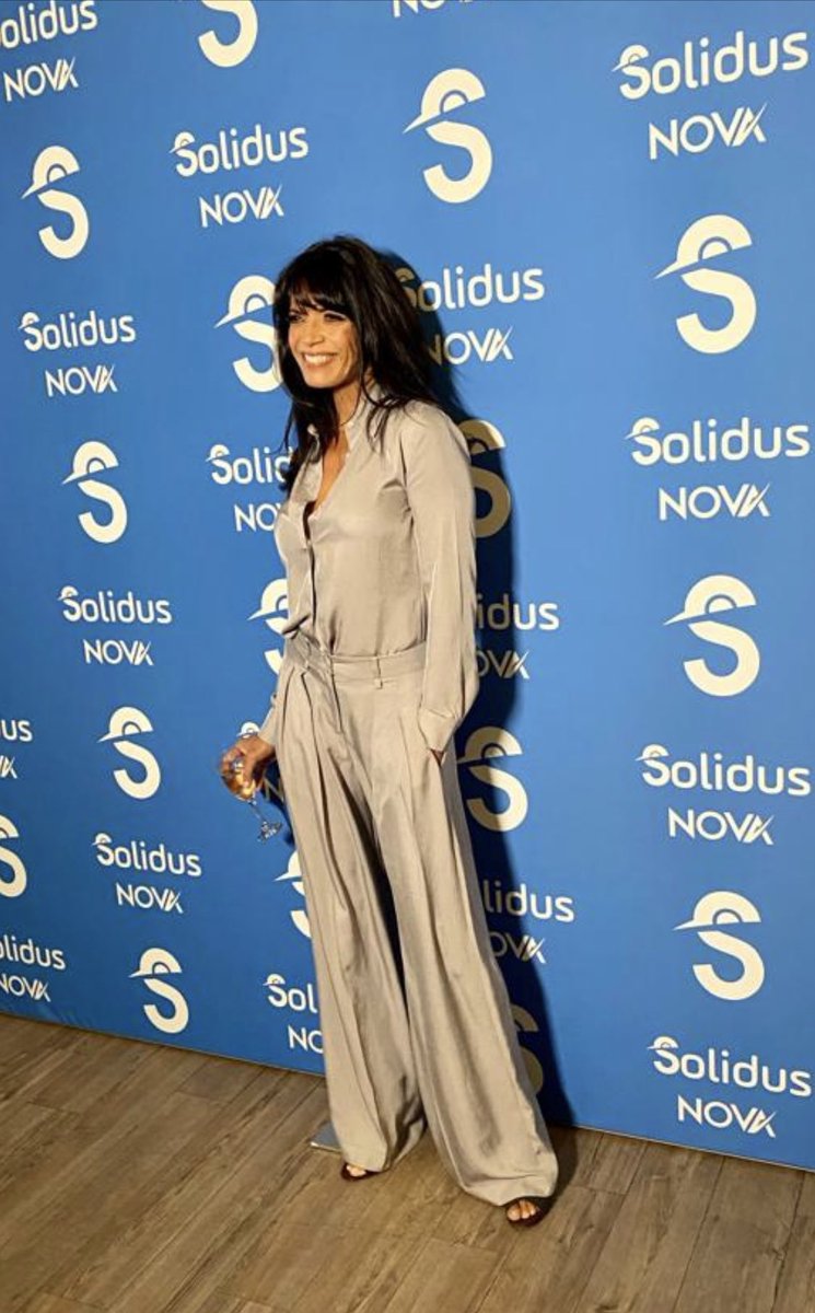 JennyPowellTV's tweet photo. Great night @solidus_v listing launch hosted by yours truly #vsolidus #teamVsolidus https://t.co/vaC2VUoB1v