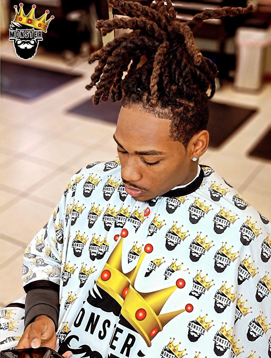 MonsterThaBarb1's tweet image. Miami's own @TwinChargedUp was in the building...til next time brodie! #UCFresh #GameDayFresh #UCF #Football #BounceHouse #GKCO #Orlando #Oviedo #changinglivesonehaircutatatime #TheFutureofCollegeFootball #Content #BOOM