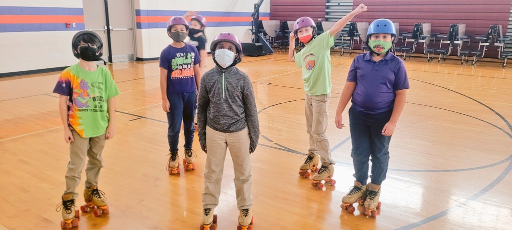 coachhkey's tweet photo. Dragons making memories! @Sk8timePrograms
@FarmerDragons 
@meme3rat https://t.co/kxzjfz5rxP