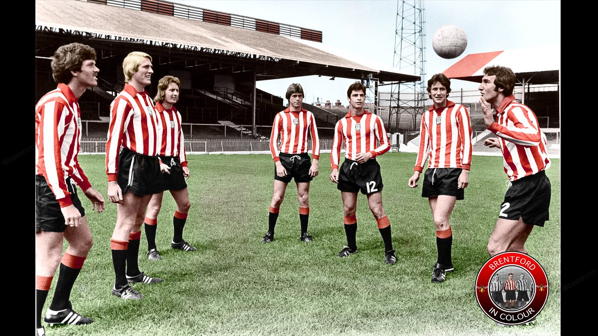 beesincolour's tweet photo. Brentford players train on the Griffin Park pitch in front of the Royal Oak ahead on the 1975-76 season #BrentfordFC #Brentford #BeesInColour (apologies in advance @gary_rolph.....) https://t.co/mAU2G2XKHf