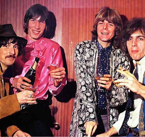 Happy 78th birthday to Nick Mason. 