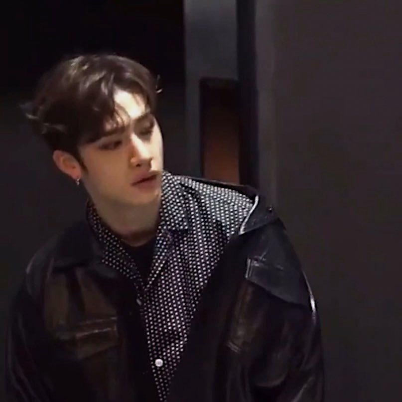RT @chanlooks: bang chan is effortlessly attractive https://t.co/cmyfTWpclI