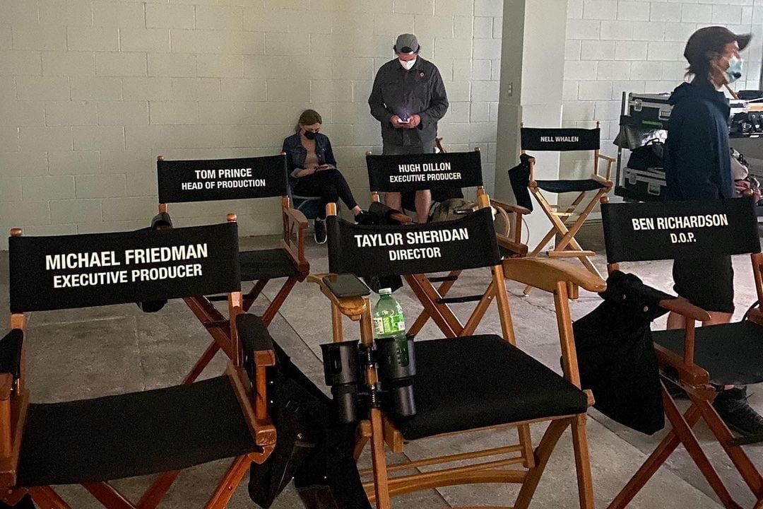 Lngway2neverlnd's tweet photo. Behind the scenes with some of Kingstown's best….!!!
Can we have at least another season #pleaseandthankyou
@realhughdillon @benrichardson #michaelfriedman #taylorsheridan.
#MayorOfKingstown #ParamountPlus https://t.co/HZKxsD7VF3