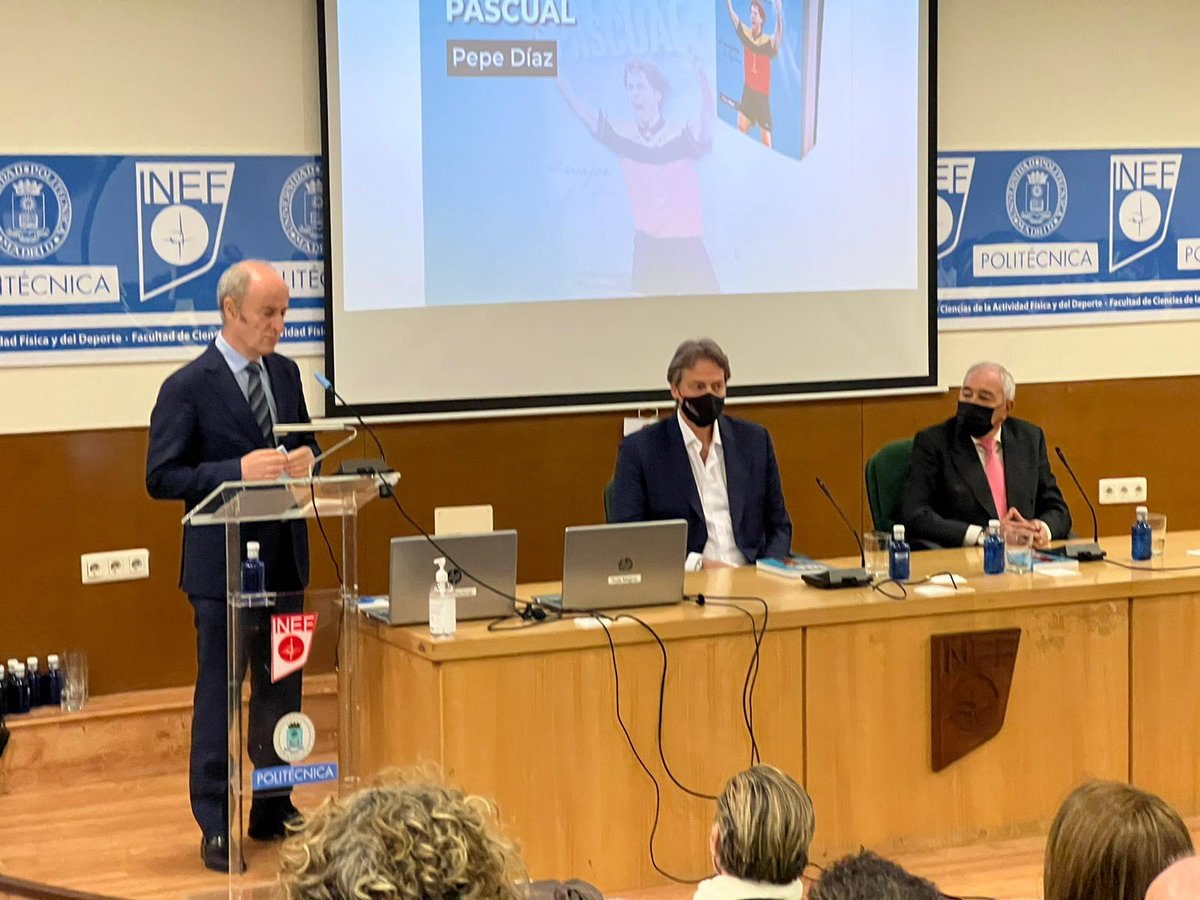 JuanAlonsoESP's tweet photo. Disfrutando en la presentación del libro de @RafaPascual_1 escrito por Pepe Díaz. EL MEJOR.
➡️https://t.co/4FBGwDYxRL
@deportegob @COE_es @RFEVB @RLynxes @inefmadrid https://t.co/PH513lKCPV