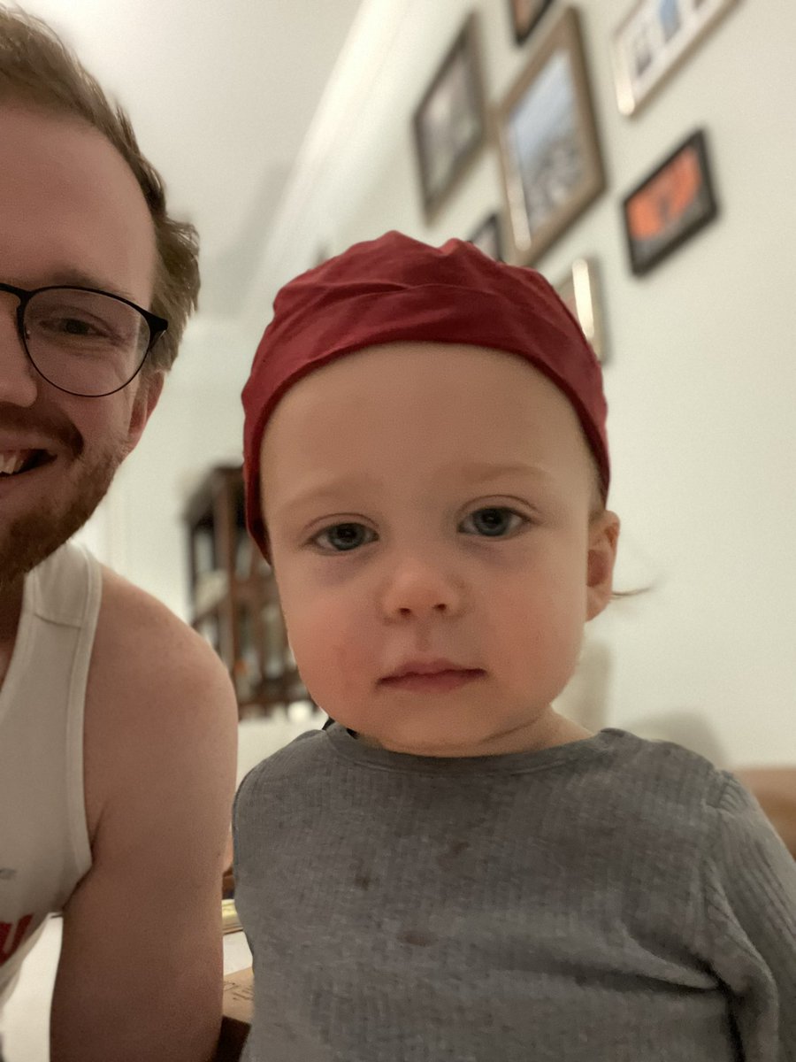 AndrewFlemingMD's tweet photo. Irvin insisted on his own scrub cap. #homecall #futuresurgeon https://t.co/I1ILR6tsAj