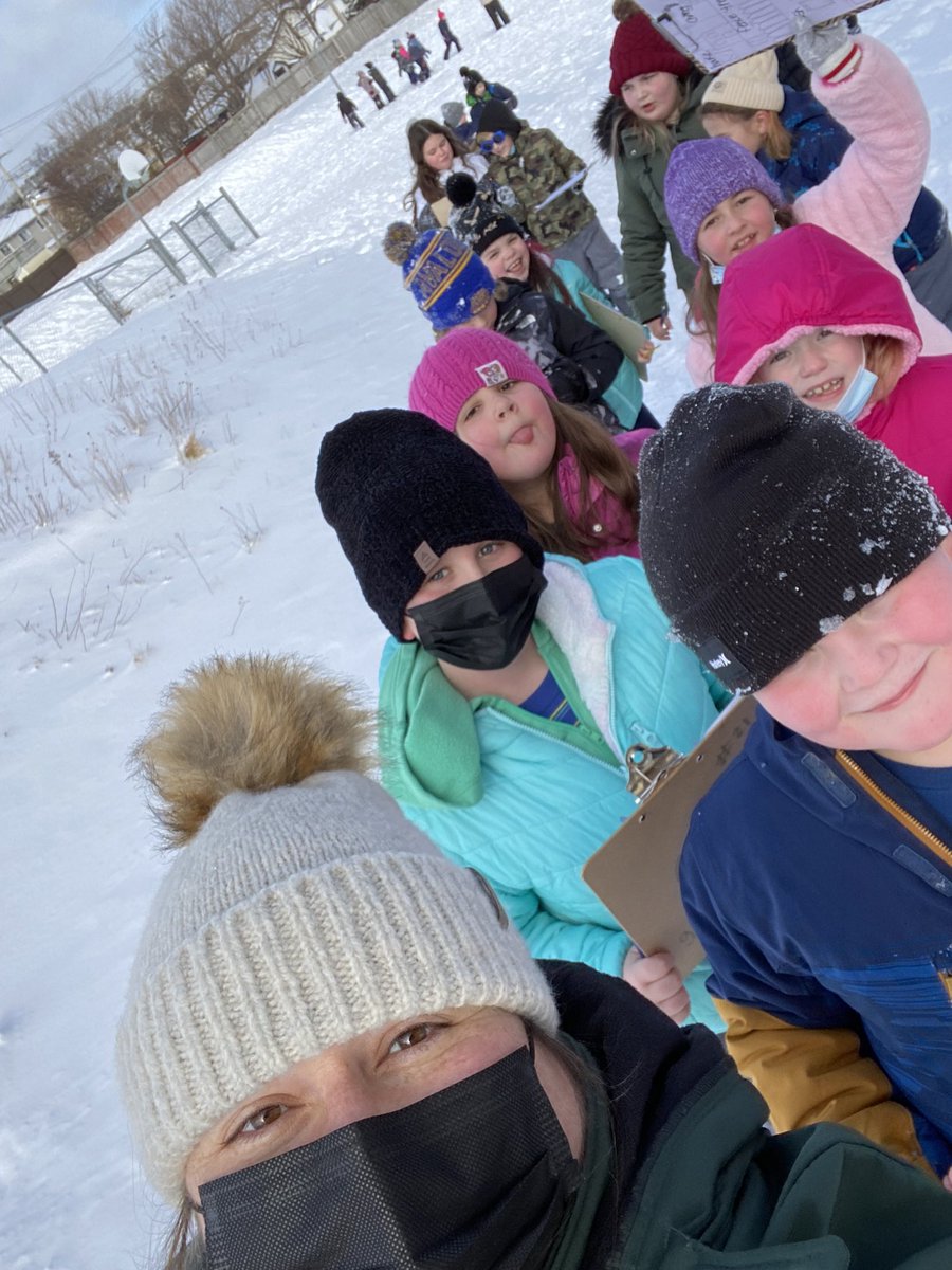 MsLloyd_edu's tweet photo. During #LiteracyBlock they made their own scavenger hunt! Then we went outside and completed them! So fun ;) @MsDoucette_edu @cowanelementary https://t.co/FihlnQB38i
