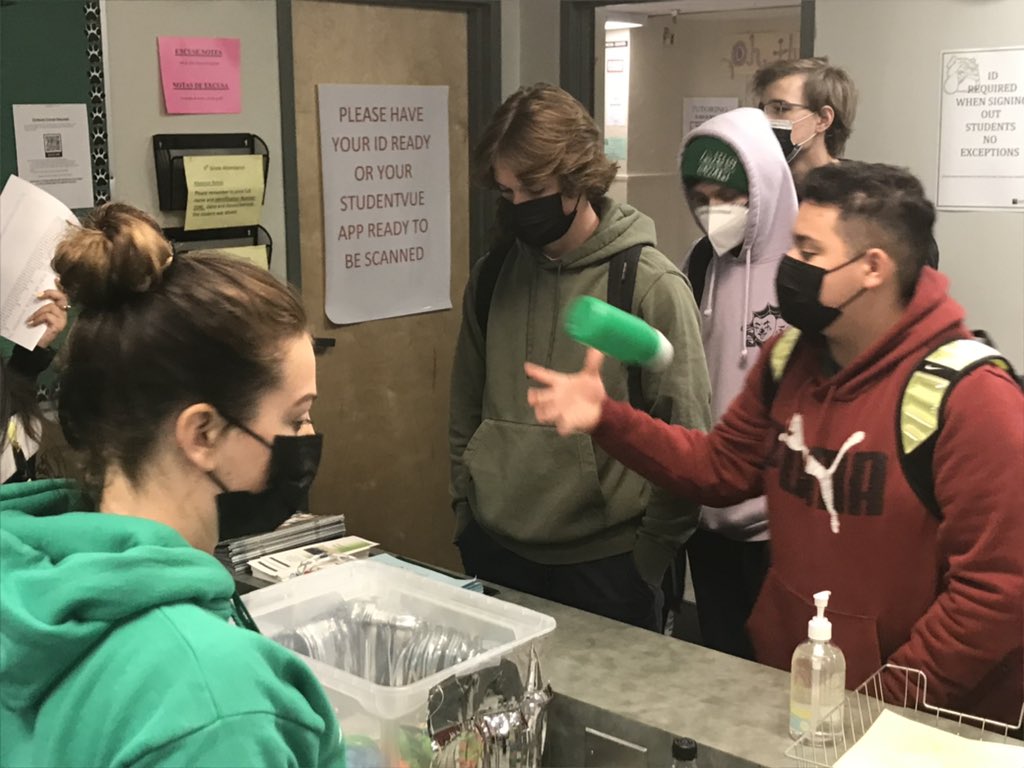 Bulldog Excellence Day was a great success at Bulldog City. Students who earned a 3.0 or higher last semester received a prize for their hard work. This event was sponsored by the Early Warning Systems team at AHS! @AbqHSPrincipal