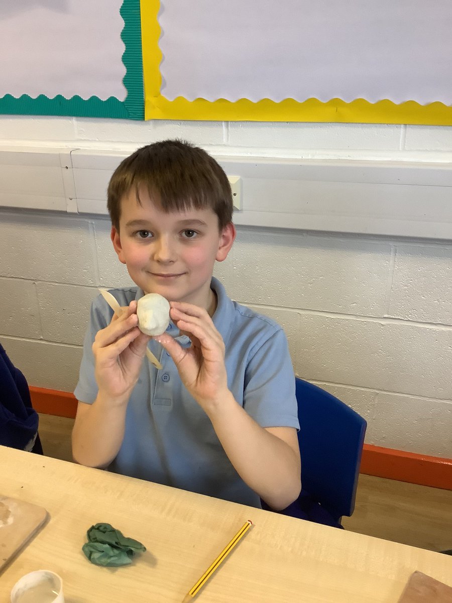 Layton_Year5 tweet media