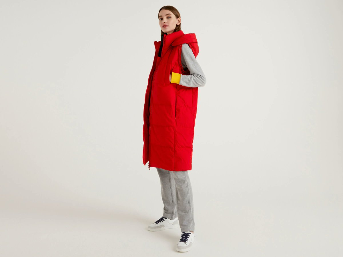 racingfashionuk's tweet photo. Have a Real #DuvetDay in @benetton bright red #puffercoat - has removable sleeves to become a #gilet
The #Puffacoat is high on the #fashion stakes & will keep you toasty at those wintry days #attheraces
#RockItForRacing #RacingFashion #LookCool #StayCosy
https://t.co/kRu3qgFDXQ https://t.co/crkP7JZFlZ