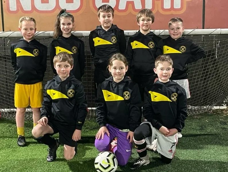 torpointafcJ's tweet photo. Thanks so much to SM Child Sports &amp; Well-being Massage for sponsoring these great tops for Torpoint Freathy U9s. Need a sports massage, visit the Instagram page: https://t.co/be6lWfMf2c https://t.co/KNUOiDdkiv