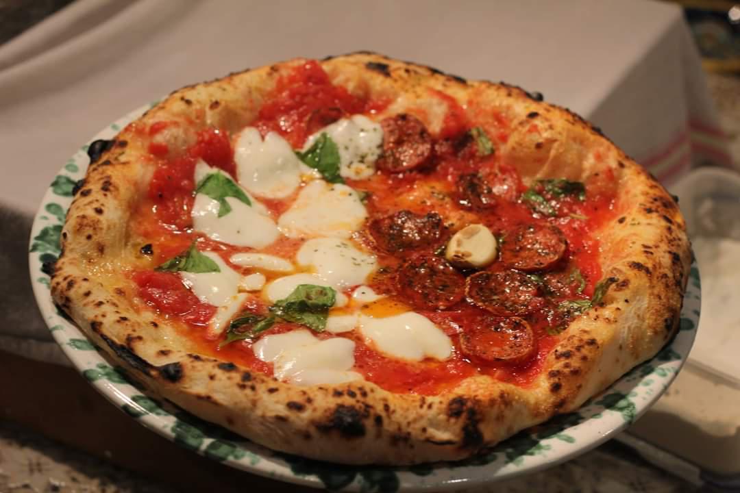 Half margherita pizza with fresh buffalo mozzarella and half marinara pizza with salami: submitted by  /u/Mastanto_official  
 [link] [comments] dlvr.it/SHwqdJ