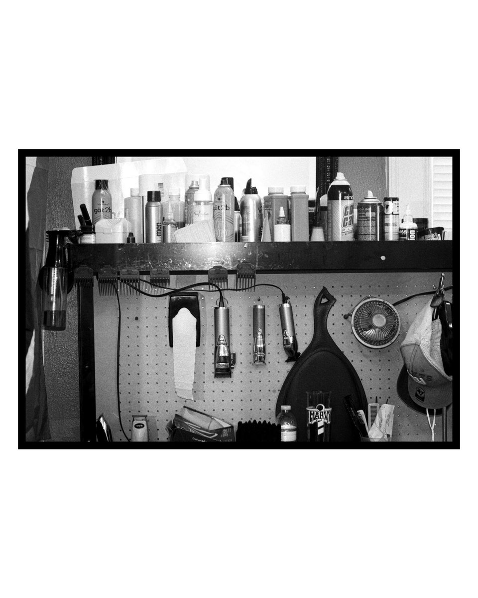 iam_talibali's tweet photo. Bracy the Barber 💈
Shot by: @Under8edvizuals 🎱
Had the opportunity to take some pictures inside the shop. It was a fun experience met some good people and started networking. Thank you streetphotography #barbershop #barberlife #barbers #canonphotography #barbershopflow https://t.co/PnRdgtIZVD