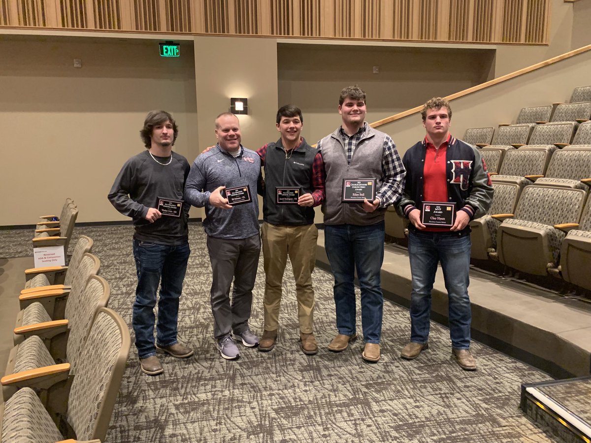 RachelGary5's tweet photo. Thank you @GradickSports for showing our guys some love!! @skinman_77 @88Gamecock @bell3488 @ClayHyatt1 @WesleyCole21 @EliSalmon1 @JacobRo08562454 https://t.co/bPfPRuMd8d