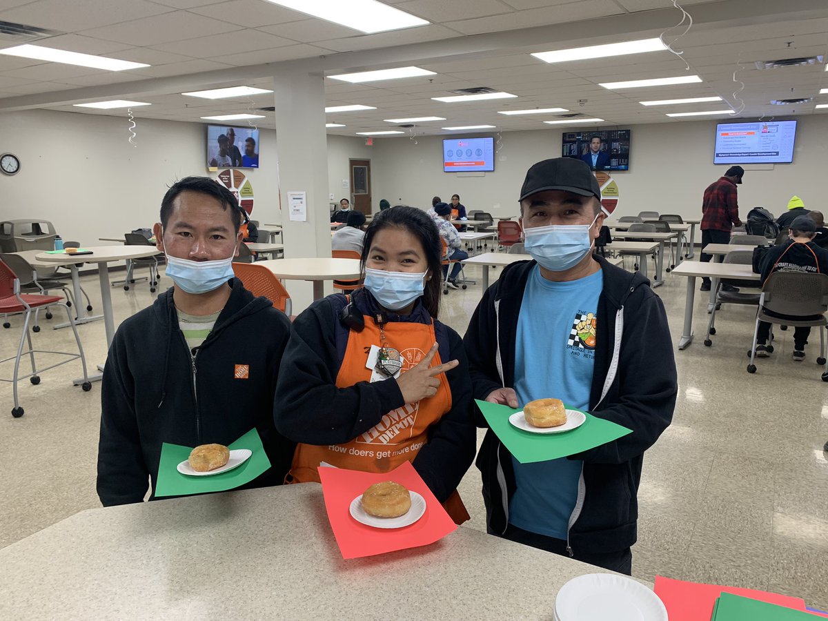 Celebrating 60 days safe with our associates with donut day!@HDRLC8615 @tiffannieboyd <a href="/IsenhowerJeff/">Jeff Isenhower</a> <a href="/KristinDecker11/">Kristin Decker</a> <a href="/Bgain1Bill/">Bill gainey</a> @mmusick77 <a href="/bransteb/">Brandon Steblek</a> @ChristopherInHR