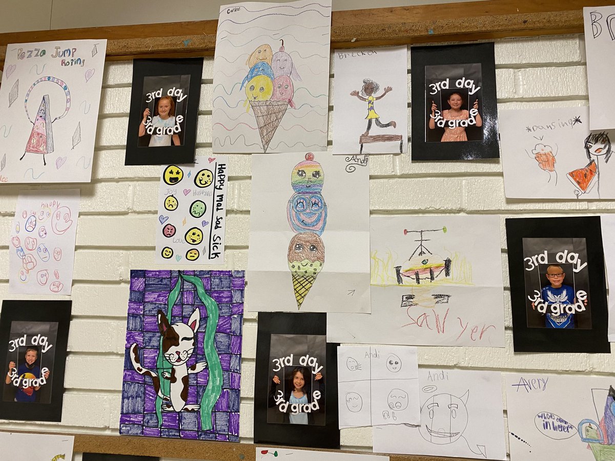 QueenLean44's tweet image. Creating a classroom of kindness!  #crayolacreativityweek