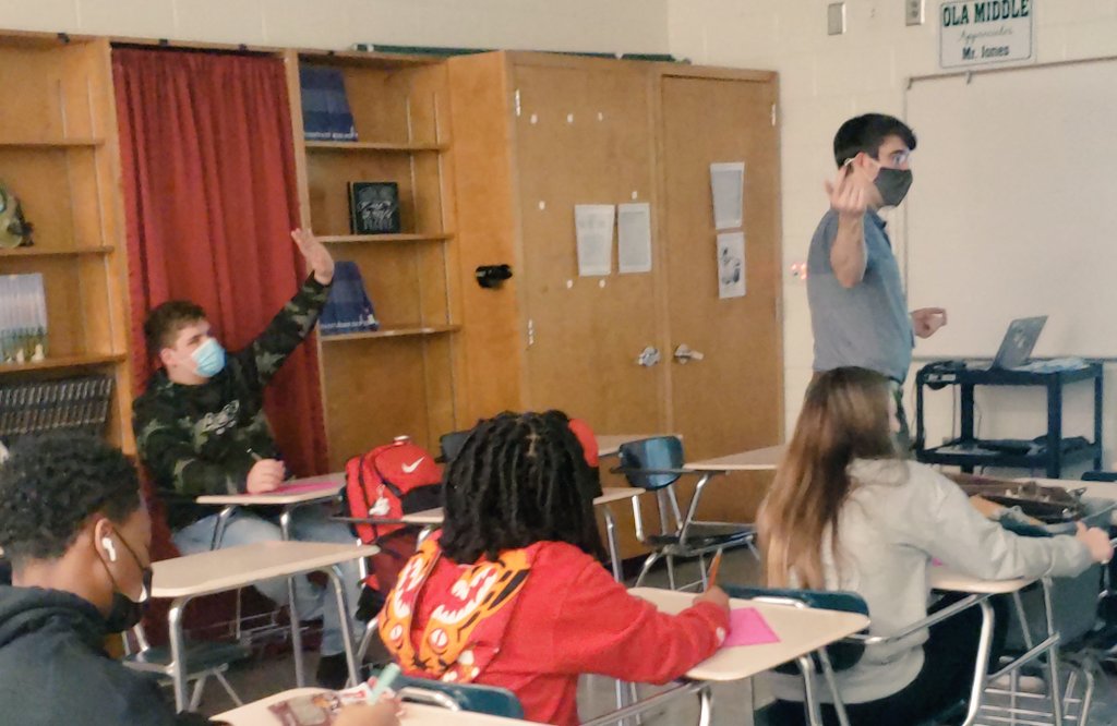 melanie_kellam's tweet photo. Active learning and engagement was alive and well @OMS_HCS. Primary source analysis, effective questioning, class discussion, video analysis... Oh happy day!!! @HenryCountySS @ZacharyBarfield #InPursuitOfExceptional #HenryLearns https://t.co/mrsc3cMDYV